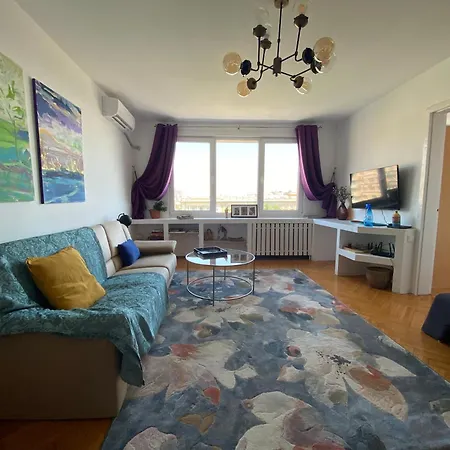 Apartment The Dome, Sala Palatului, Walking Distance To The Old Town