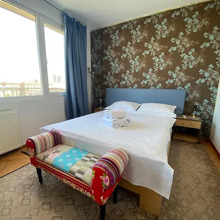 Apartment The Dome, Sala Palatului, Walking Distance To The Old Town Bukarest