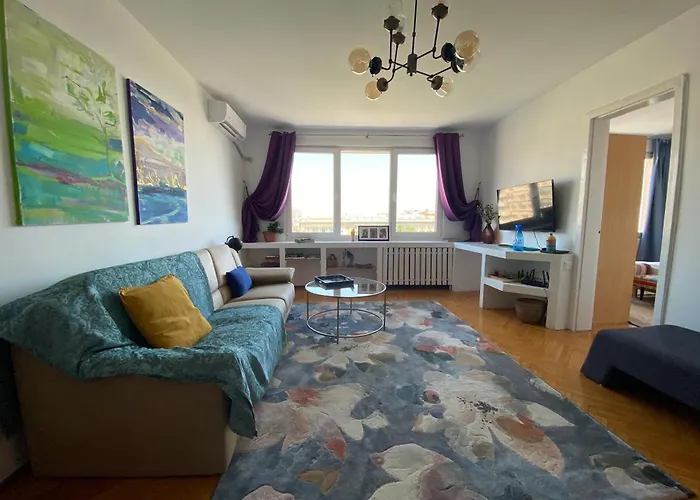 Apartman The Dome, Sala Palatului, Walking Distance To The Old Town